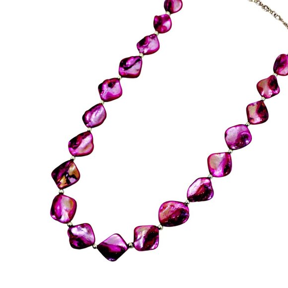 Purple shell bead necklace made with natural shape shell beads and silver beads - Picture 1 of 11